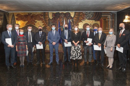 Девет водещи университета у нас приеха в МВнР работното определение за антисемитизъм